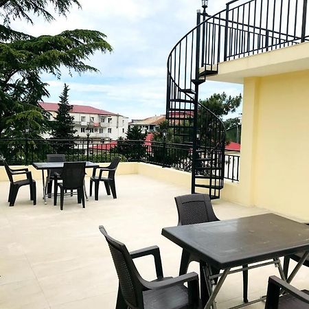 Hotel Gurya à Kobuleti Extérieur photo